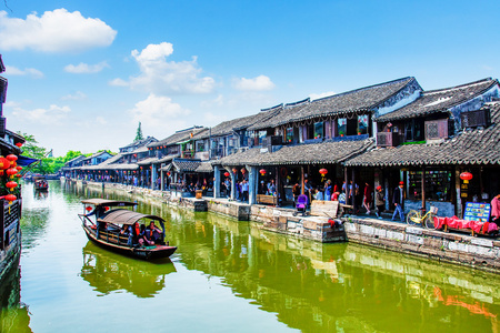 西塘古镇西塘是首批中国历史文化名镇，坐落在浙江省，中国