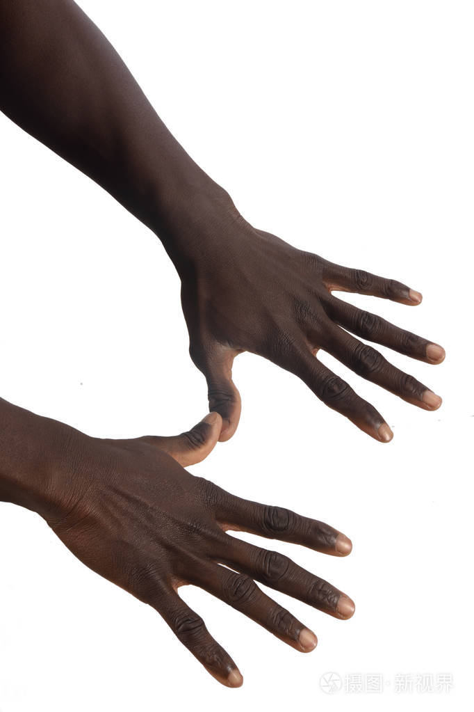 白色的非洲人的手