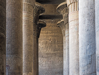 古埃及庙宇中的列