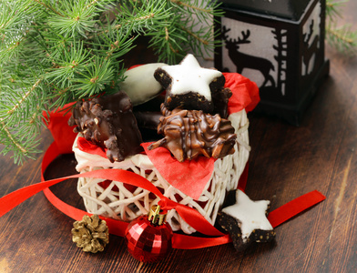 礼物和甜点的传统圣诞饼干。
