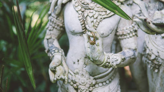 传统的泰国雕像。在泰国的猿传统和佛教神, 泰国的光荣精神