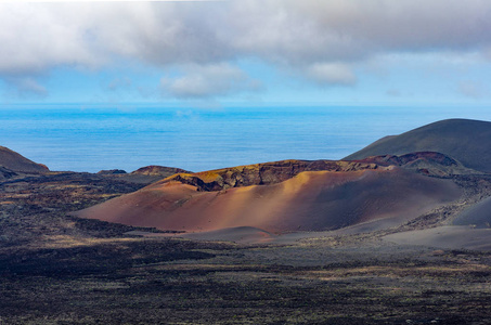 查看 Parques 自然洛 Volcanes 与口 del Corazoncillo, 兰萨罗特