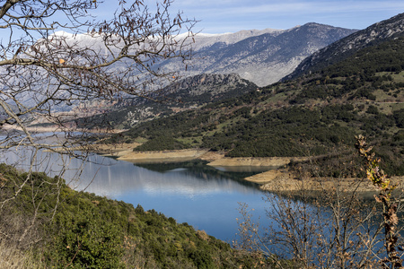 山下湖