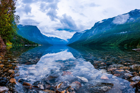 lovatnet 湖美丽自然挪威