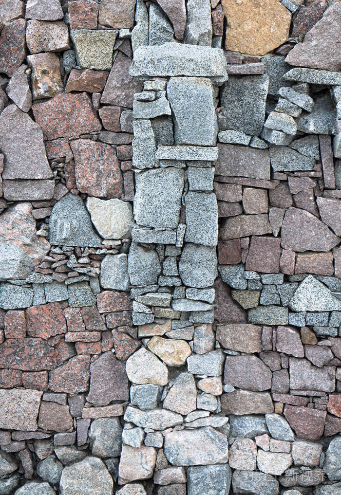 石板和花岗岩砌成的石墙