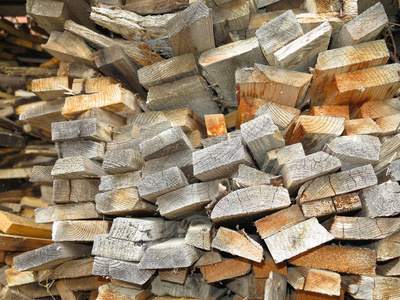 干堆栈旧木板薪柴的抽象背景