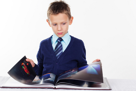 学龄前儿童男孩穿底书业务图片
