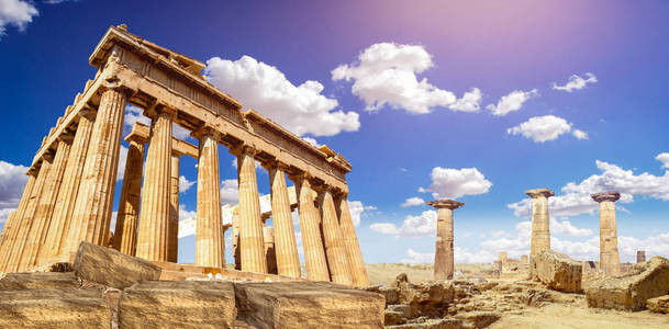 在雅典卫城雅典，希腊的雅典娜女神的帕台农神庙寺的遗址