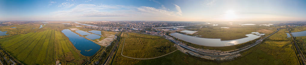 罗斯托夫的圆形全景。体育场, 河唐。拉斯
