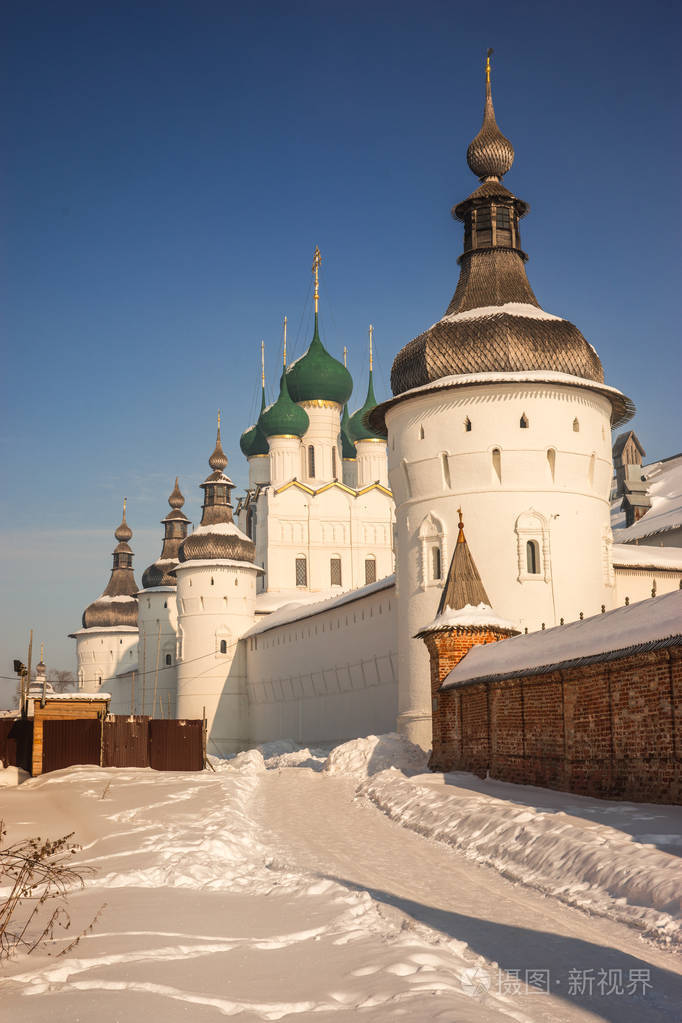 俄罗斯冬天在雪中的罗斯托夫克里姆林宫