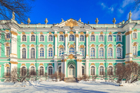 在圣彼得堡的宫殿前广场图片