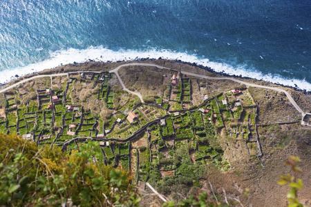 鸟瞰海崖海岸的圣玛丽亚 Madalena, 葡萄牙, 欧洲