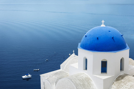 圣托里尼的蓝色和白色照片