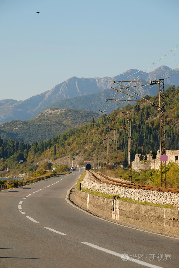 在黑山的山路
