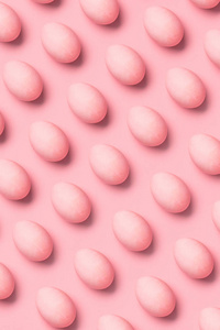 一排排的彩绘粉色鸡蛋