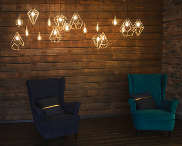 在现代风格的室内机智的白炽灯复古爱迪生灯照片