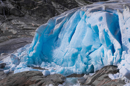 蓝色冰川在挪威 Nigardsbreen