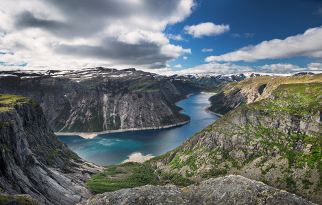 查看关于从 Trolltunga 湖 Ringedalsvatnet