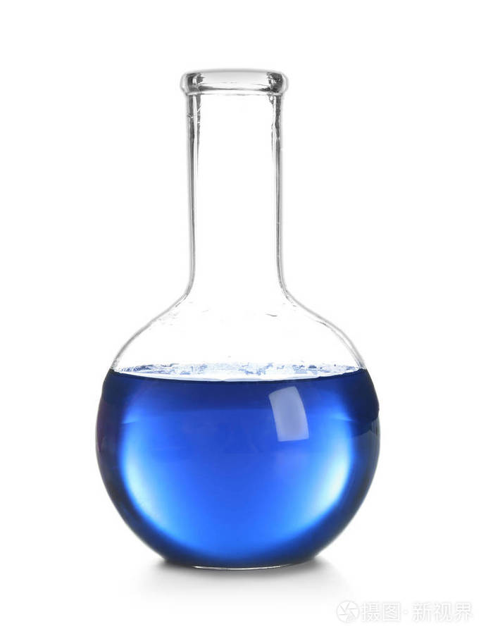 在白色背景上的蓝色液体瓶