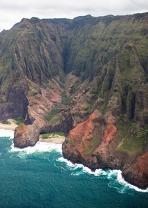 在夏威夷考艾岛上美丽 Na Pali 海岸