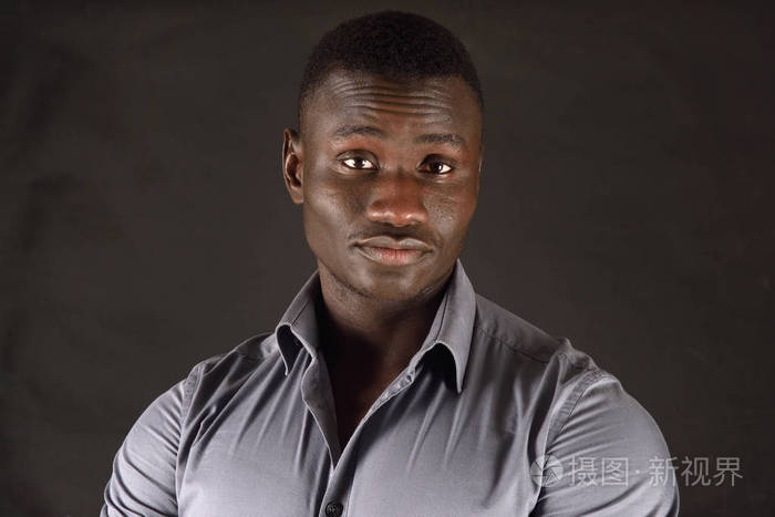 非洲人的肖像照片-正版商用图片0nga1a-摄图新视界