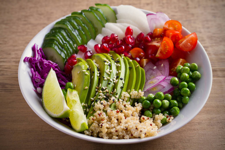 素食健康食品 奎奴亚, 鳄梨, 石榴, 西红柿, 青豆, 萝卜, 红白菜和