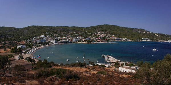 萨罗尼克湾 Aegina 岛海湾景观