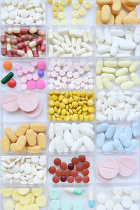 白色背景下不同药物分离的特写