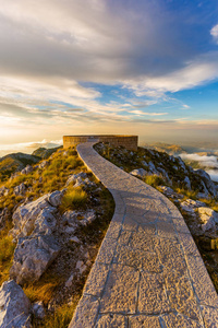 在日落时黑山 Lovcen 山国家公园