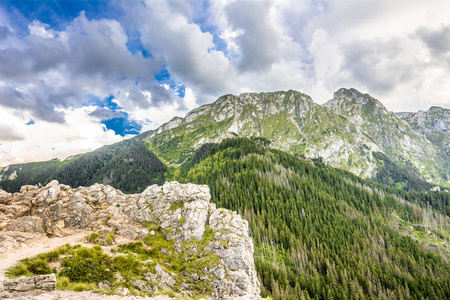 山，全景景观，塔特拉山岩石的顶部