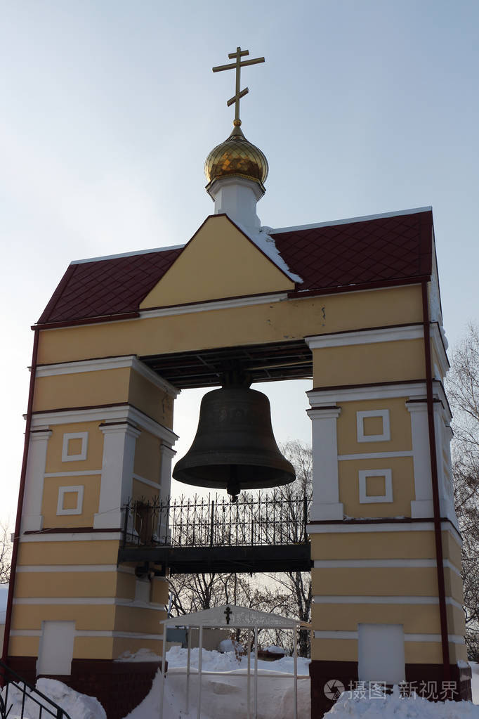 市中心的复活俄罗斯托木斯克市的教堂钟楼