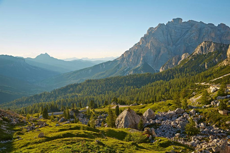 多洛米蒂山夏日风景