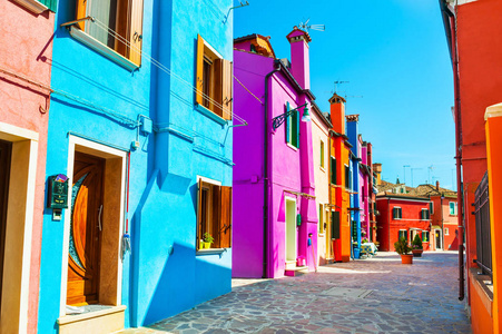 布拉诺岛，威尼斯，意大利的多彩房子