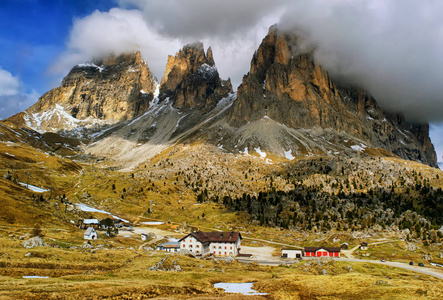 多洛米蒂山，阿尔卑斯山，意大利上空的云