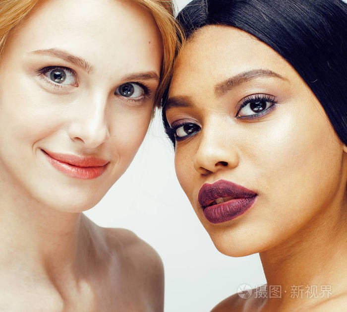 不同的国家妇女非裔美国人高加索一起iso