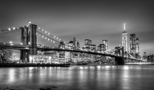 在黄昏，纽约市布鲁克林大桥