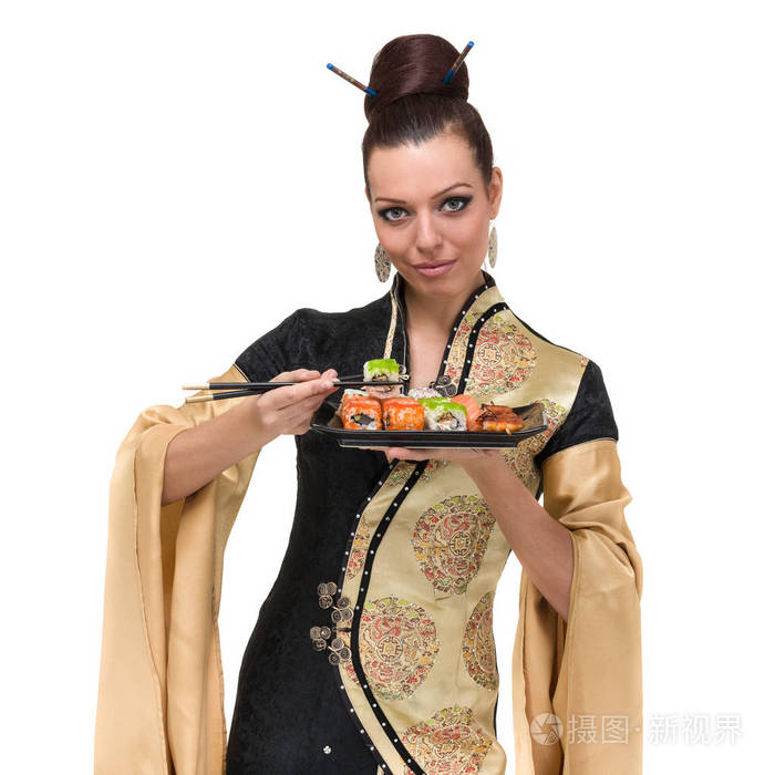与东方食物传统服饰的女人