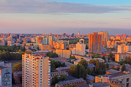 宿舍区的上美丽的夕阳，乌克兰基辅市