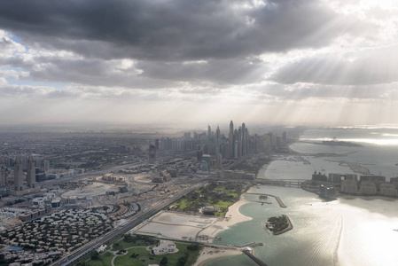 空中城市天际线从直升机, 迪拜