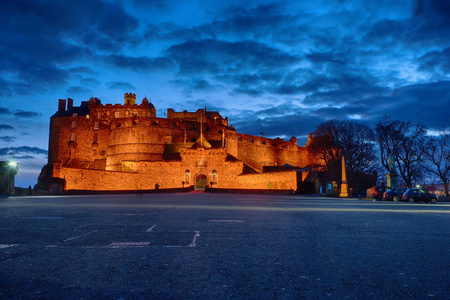 城堡在爱丁堡在晚上