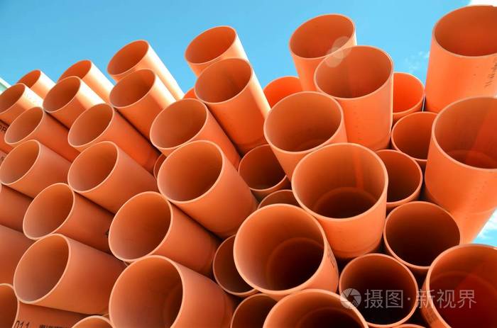 堆栈的橙色管道