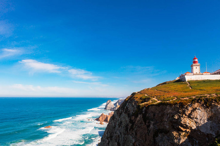 风景秀丽的风景与灯塔在卡波大, 一海角它形成最西部的程度葡萄牙大陆