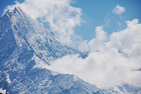 萨加玛塔地区山区