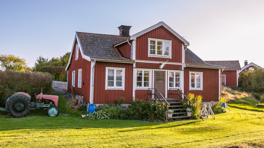 在瑞典，主要是已知岛哈什特纳红渡假小屋