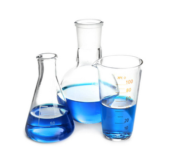 白色背景蓝色液体实验室玻璃器皿