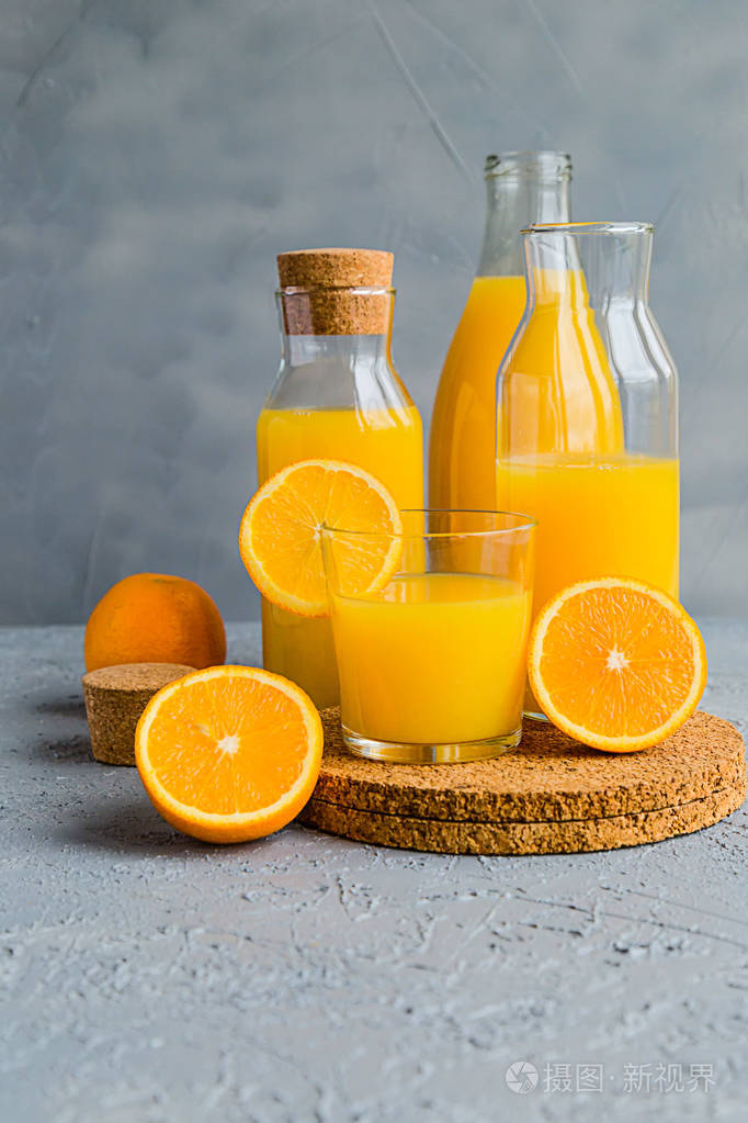 新鲜的橙汁夏天概念健康饮料