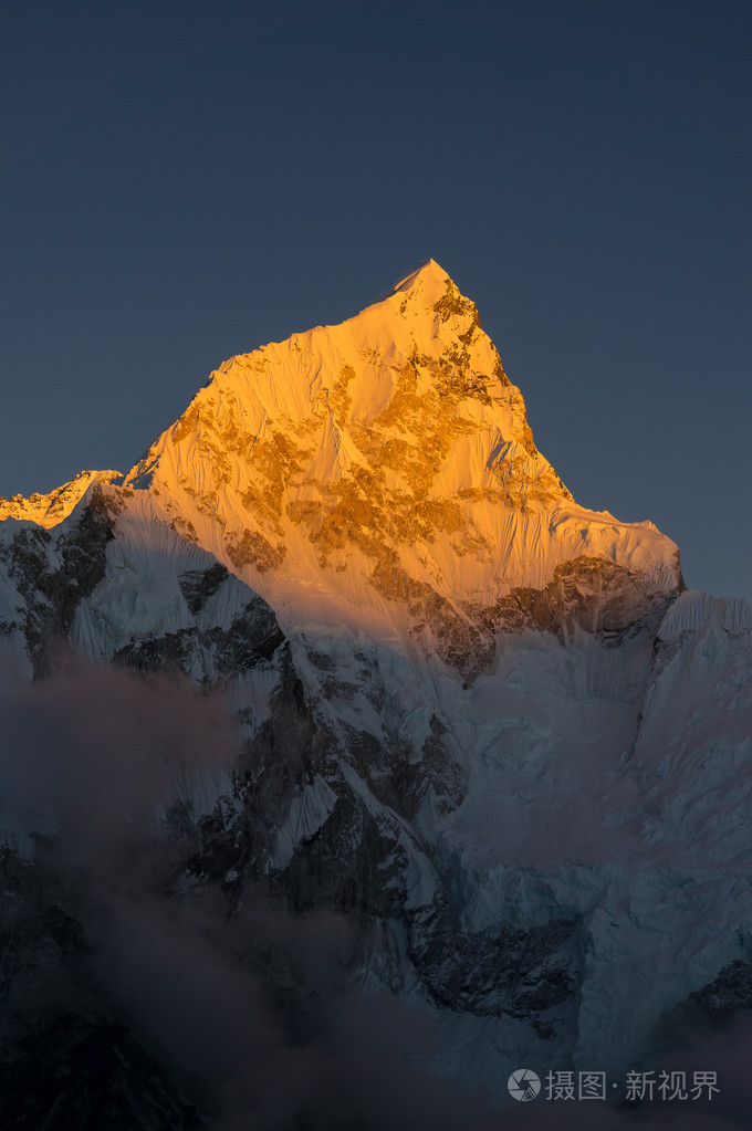 努西山峰照片-正版商用图片0nnvrq-摄图新视界