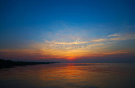 海景 海洋 季节 海岸线 夏天 地平线 反射 颜色 太阳