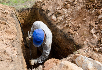 挖好的坟墓图片图片