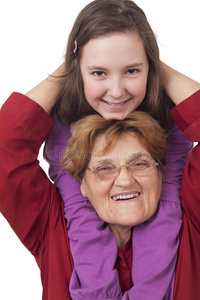 奶奶和孙女拥抱图片